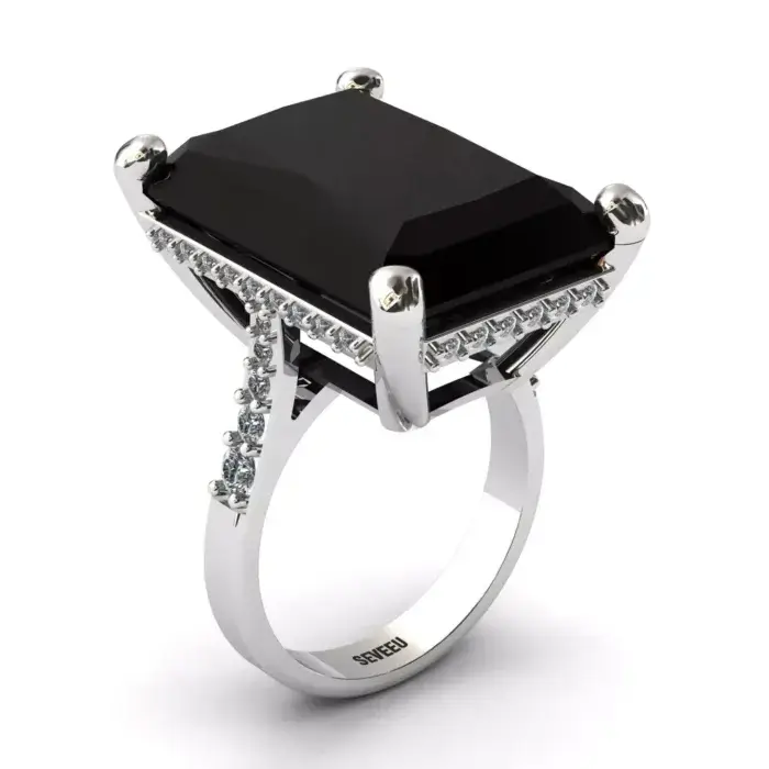 Srebrny pierścionek z czarnym diamentem