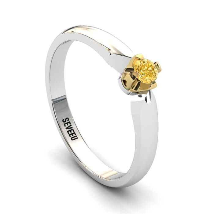 Złoty pierścionek z brylantem (2)